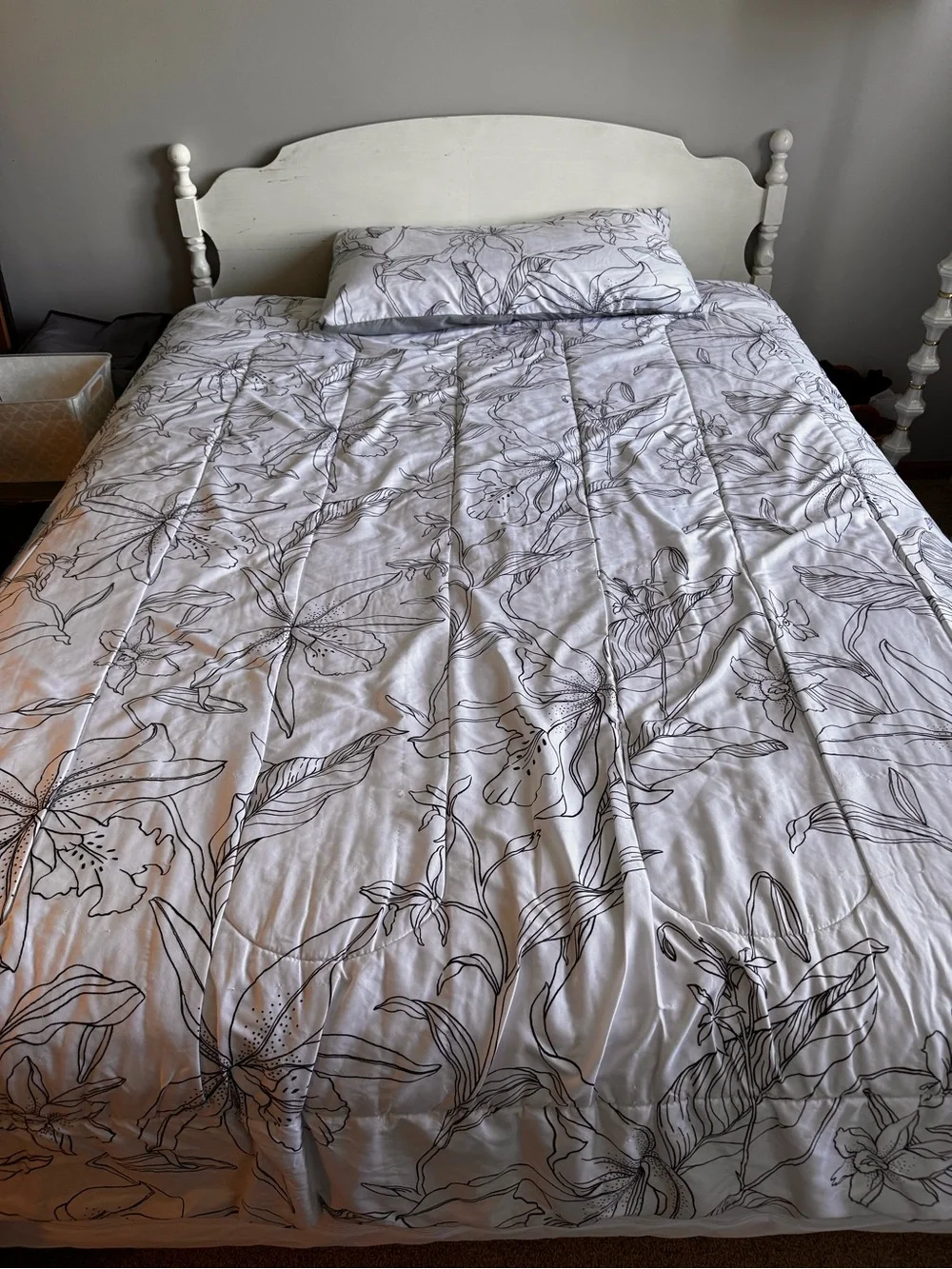 Floral Line-Drawn Comforter Set in White and Black - Home Bedding
